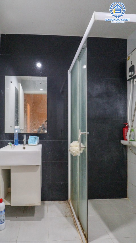 *****ทาวน์เฮ้าส์มือสองย่านกรุงเทพมหานคร ม.เดอะคอนเนค ดอนเมือง-เทิดราชัน บนเนื้อที่ 18.7 ตร.ว. ฟังก์ชัน 3 ห้องนอน 2 ห้องน้ำ 1 ที่จอดรถ บ้านสวย ทำเลดี เดินทางสะดวก ใกล้ ม.รังสิต, รถไฟฟ้าสายสีแดง "สถานีดอนเมือง" และทางด่วนศรีสมาน จองด่วนเลย!